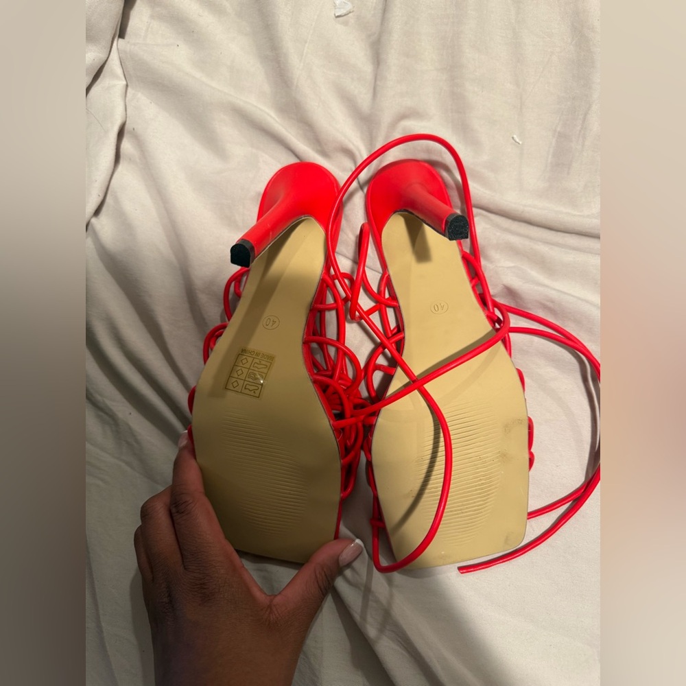 Red Heels - Picture 4 of 4